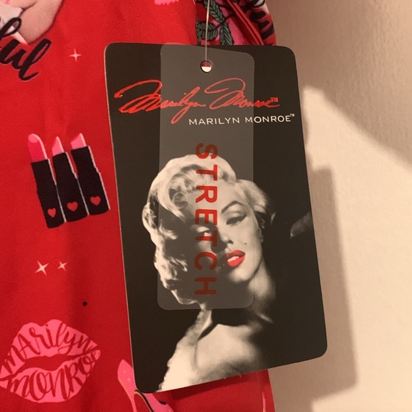 Marilyn Monroe Scrubs Top by mediChic - Picture 9 of 12